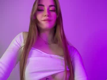 latina cam girl strawberryjamx image #2367113