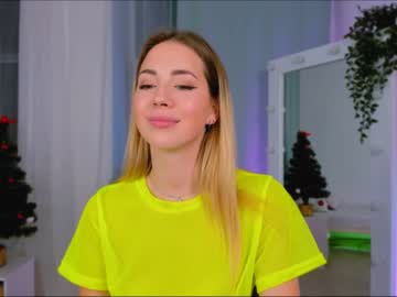 latina cam girl emmi_rosee image #2237099