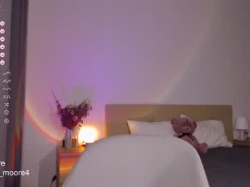 latina cam girl lumoore image #3491338