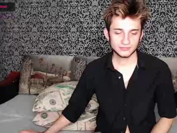 hloyadem latina cam