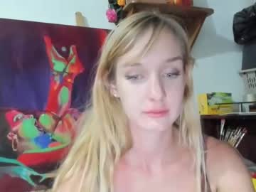 latina cam girl cutiepainter image #1039138