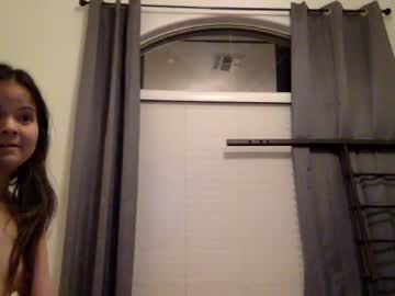 tiny_thai_chick latina cam