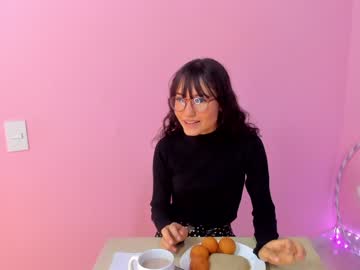 latina cam girl little_effy18 image #2104678