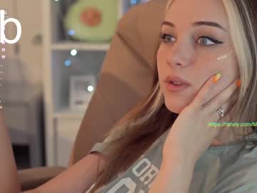 latina cam girl mia_milagros image #1392676