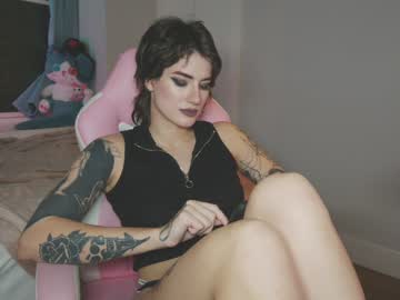 latina cam girl aynmarie image #3162813