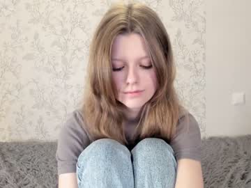 latina cam girl alainaestrada image #3665566