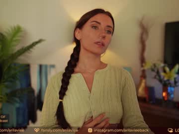 latina cam girl aarilaviee image #2196482