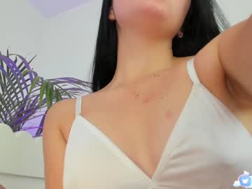 latina cam girl pavlovacoluccii_ image #2366073