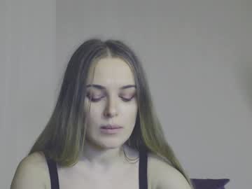 latina cam girl petit_kaka image #380791