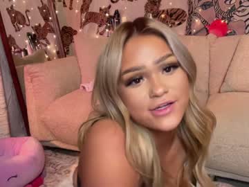 latina cam girl ari_02 image #4414011