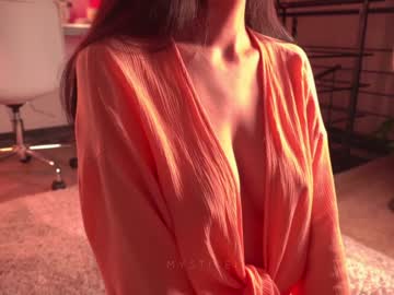 latina cam girl mystikei image #2067844