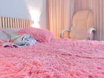 latina cam girl little_effy18 image #3343761