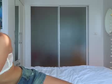latina cam girl a_p_p_l_e image #4269355