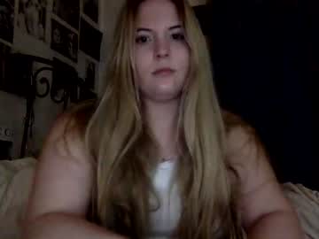 latina cam girl meganxoxo60532 image #2814737