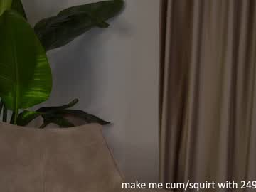 latina cam girl dovia image #4024397