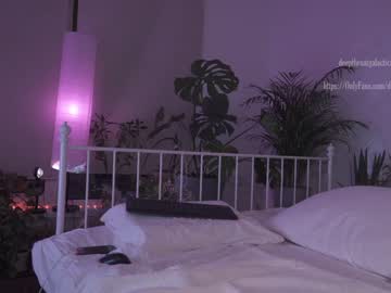 latina cam girl _deepthroatgalactica image #439340