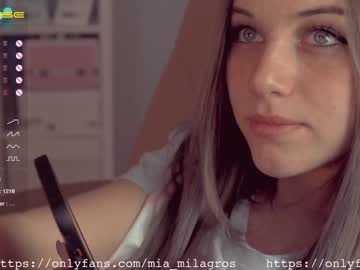 latina cam girl mia_milagros image #29169
