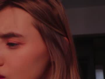 latina cam girl angella_kleee image #2086810