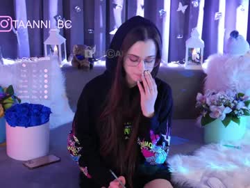 latina cam girl taanni_bc image #2402613