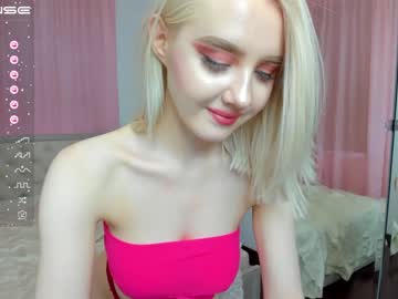 latina cam girl oliviabr0wn image #2501963