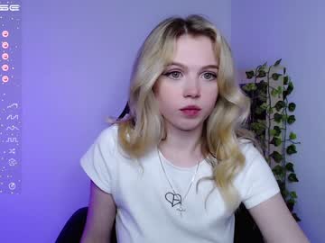 latina cam girl small_blondee image #2556413