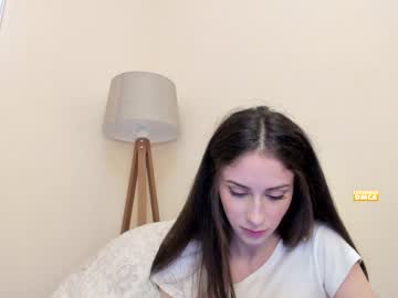 latina cam girl snowww_white image #1768217