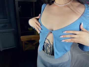 latina cam girl me_midnight image #3062520
