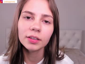 latina cam girl junebragga image #1439428