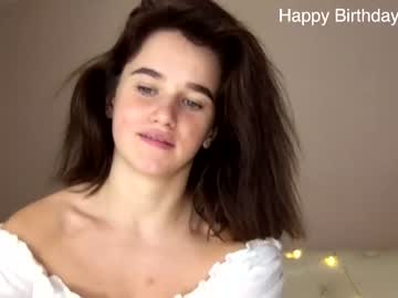latina cam girl ella_hey image #2123454