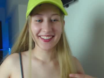 latina cam girl adellqueen image #1315568