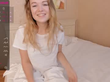 latina cam girl emelianae image #3491172