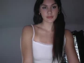 latina cam girl jenniferlovexo image #4625995