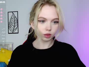 latina cam girl small_blondee image #2537373