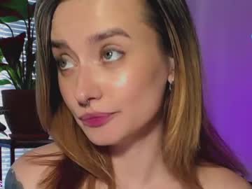latina cam girl _yvie_ image #1361573