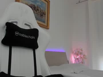latina cam girl christine0990__ image #4296709