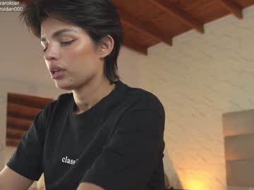 latina cam girl laura_roldan image #4141698