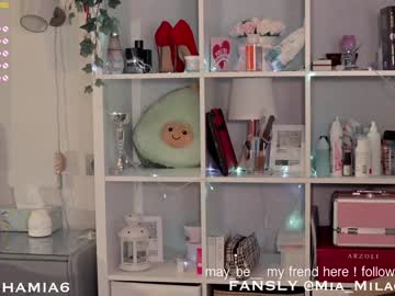 latina cam girl mia_milagros image #2066442