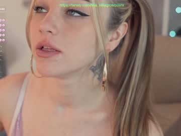 latina cam girl mia_milagros image #1398009