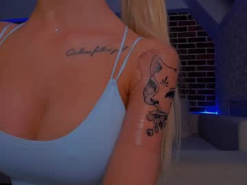 latina cam girl milana2005 image #3868220