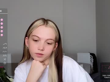 latina cam girl small_blondee image #3685180