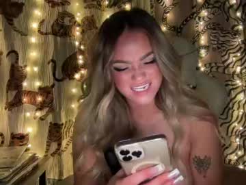 latina cam girl ari_02 image #3335694