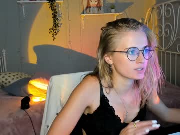 latina cam girl linellali image #1643668