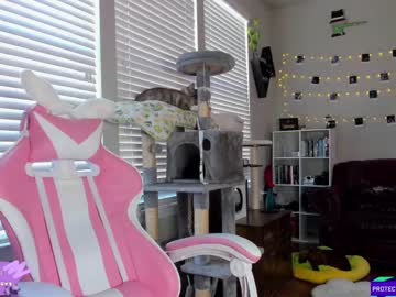 latina cam girl violetttflowers image #3643642