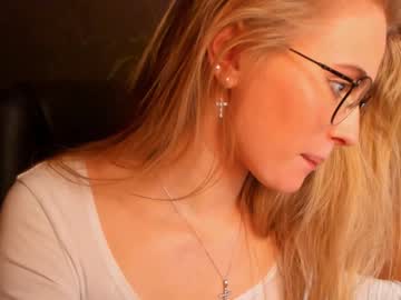 latina cam girl linellali image #1959966