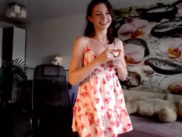 latina cam girl jennycutey image #3574273