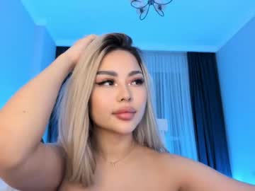 latina cam girl bae_suz image #389959