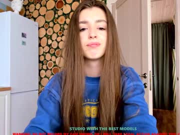 latina cam girl coy_amina image #843659
