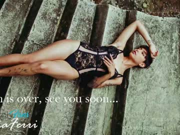 latina cam girl lucia_ferri image #1398295