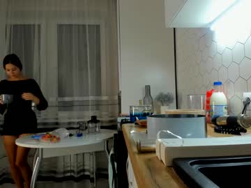 latina cam girl emilybatee image #3763250