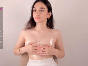 latina cam girl juliepenningtona image #3149791